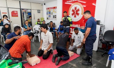 Maio Amarelo: CTTU capacita motociclistas de aplicativos sobre segurança viária